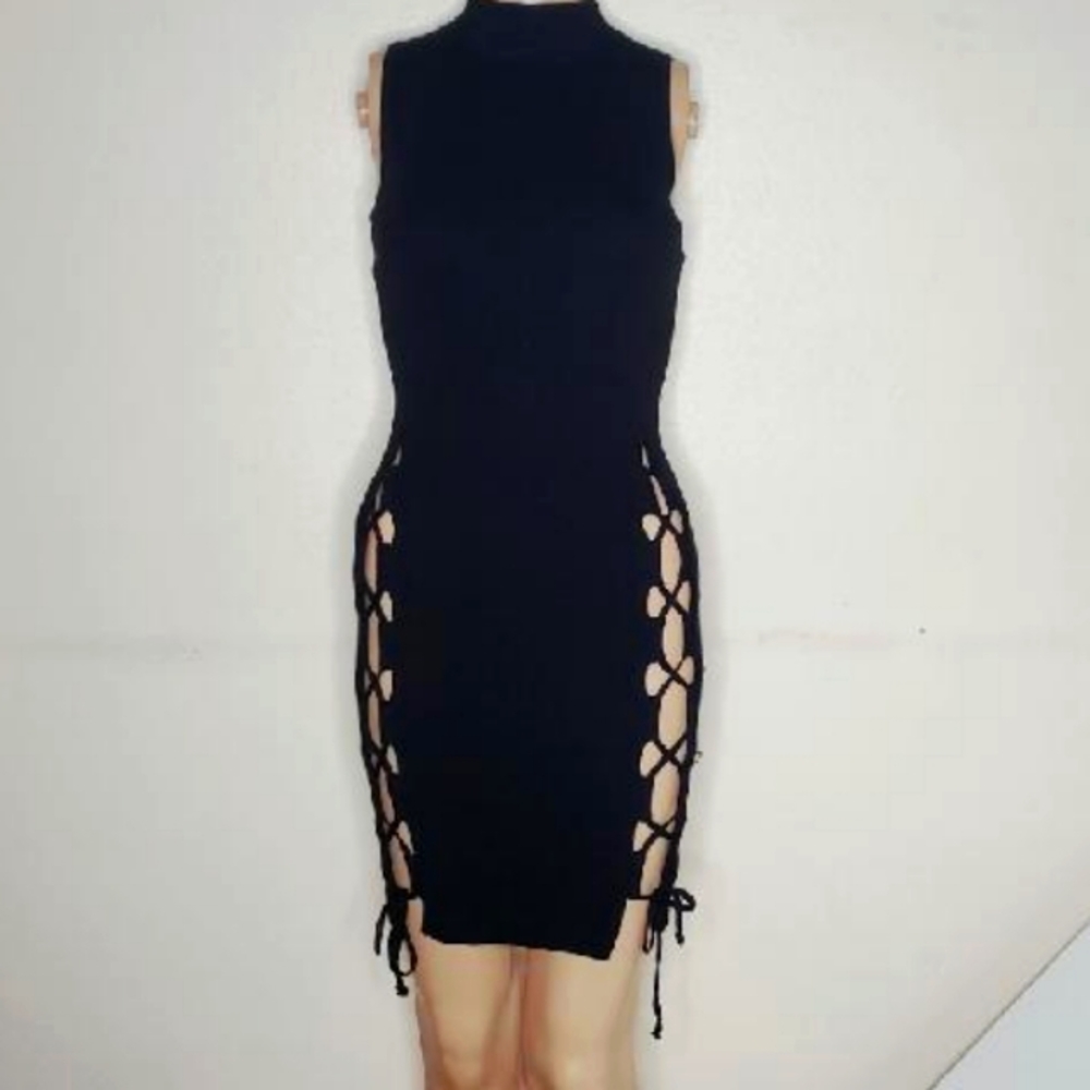 BLACK BODYCON DRESS